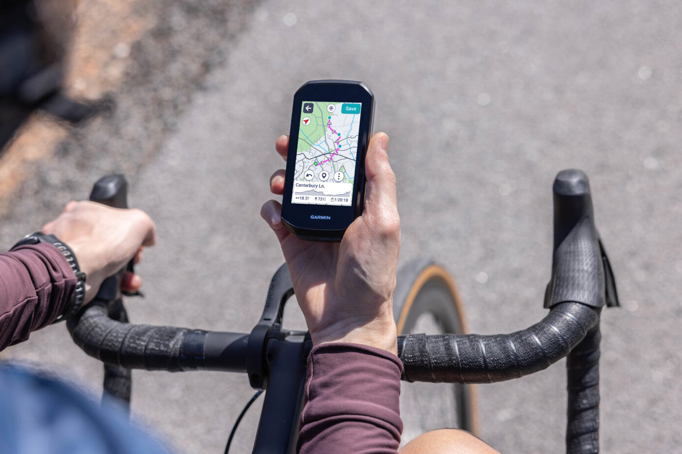 Garmin Edge 1050 computer on a handlebar