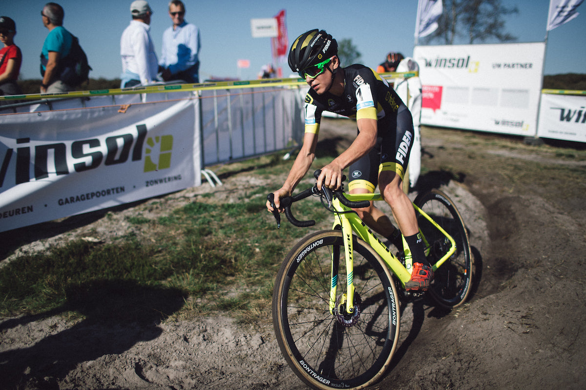 Bike change: Tom Pidcock returns to cyclo-cross