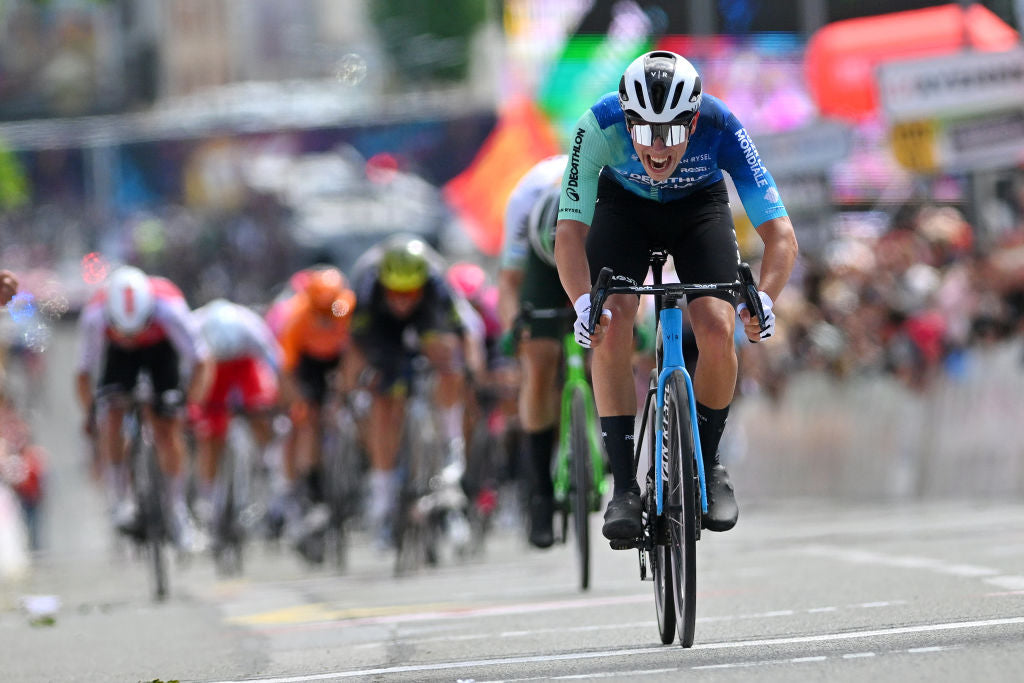 Valentin Retailleau taking a stage win for AG2R