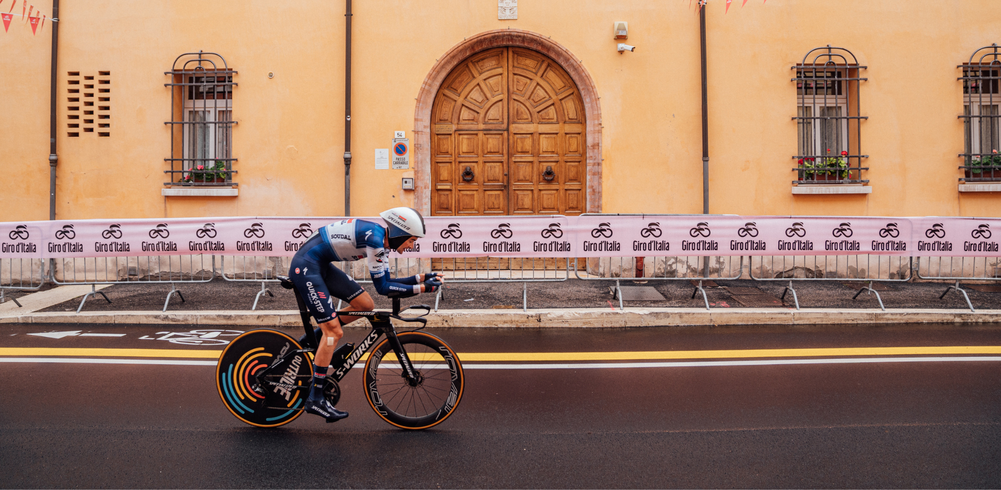 Time trial vs mountain stage: How the pros optimally fuel for both