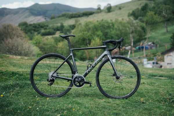 Colnago V4 against a mountain backdrop